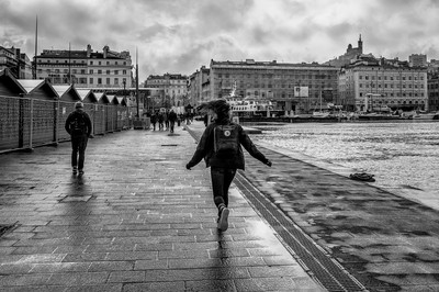 Vieux Port de Marseille noir et blanc Notre-Dame de la Garde